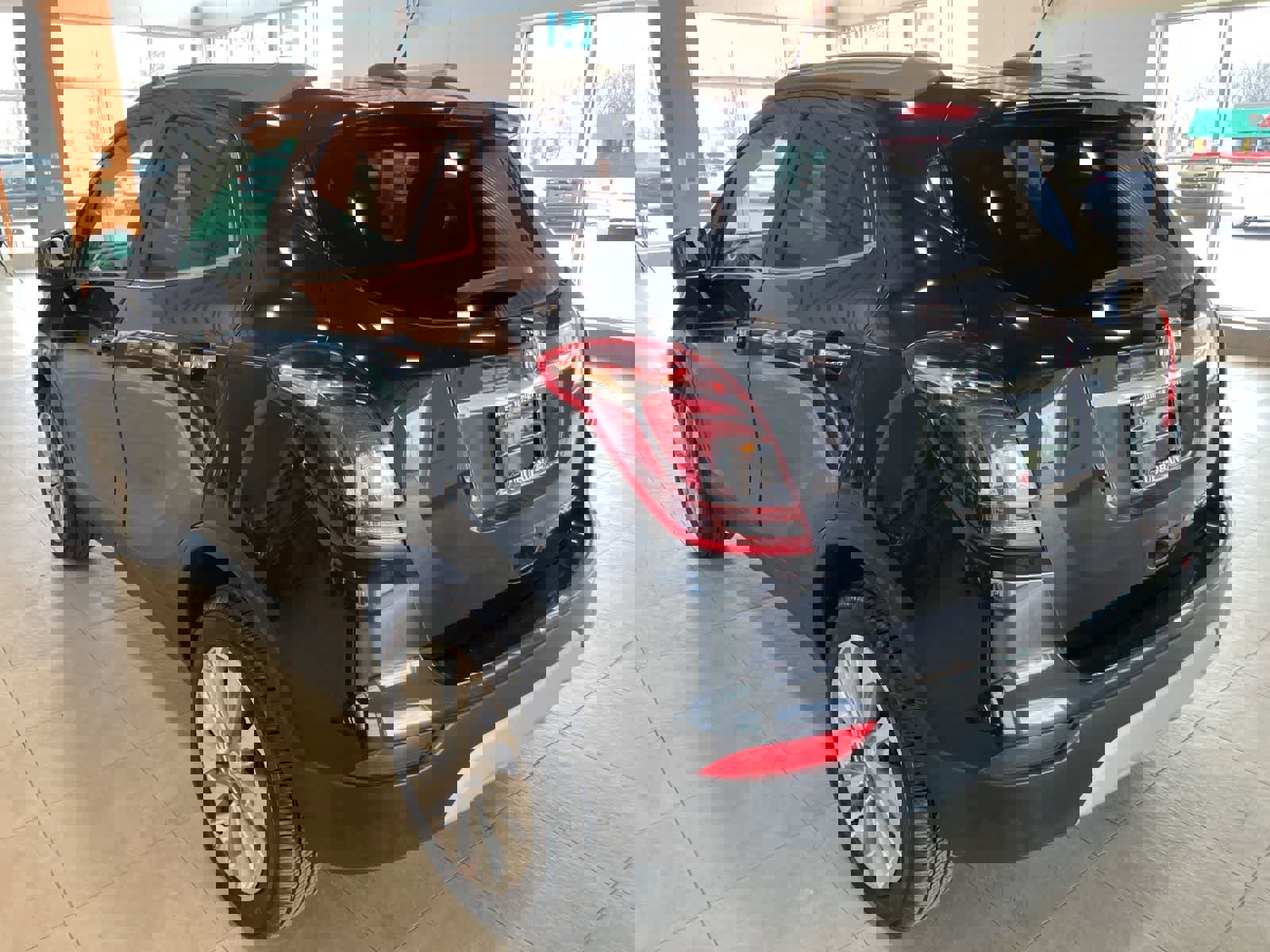 Used 2020 Buick Encore Preferred image 3