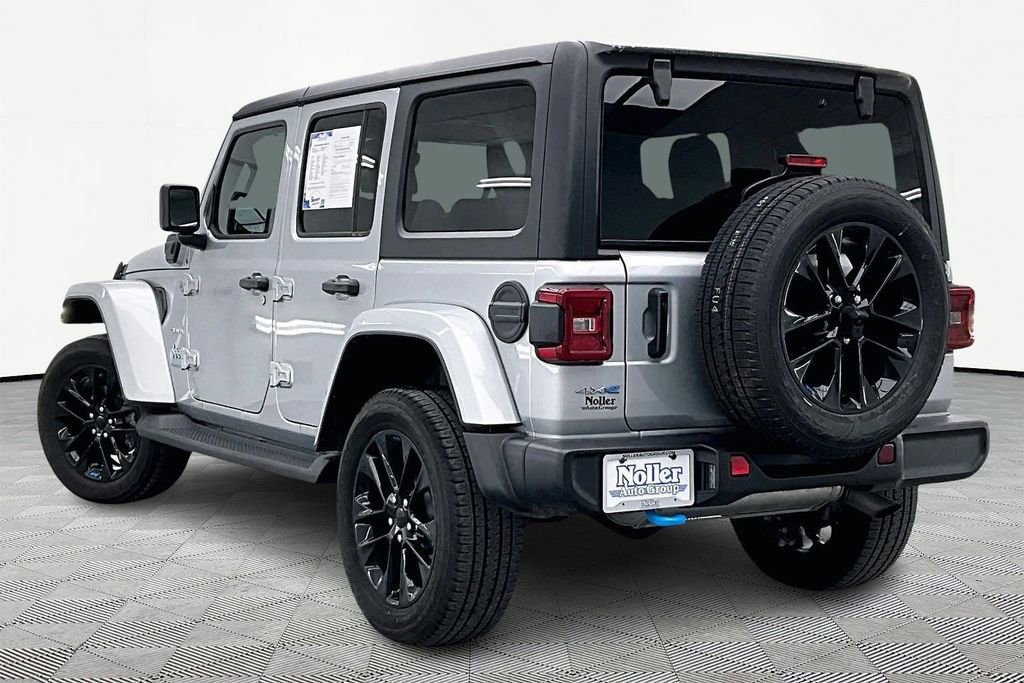 Used 2023 Jeep Wrangler Unlimited Sahara image 2