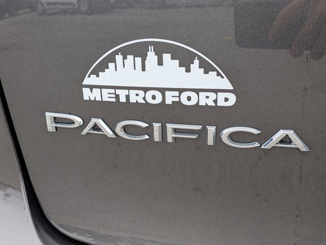 Used 2023 Chrysler Pacifica Touring-L FWD image 31
