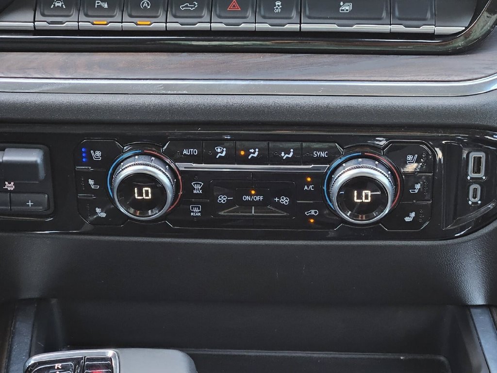 Used 2025 GMC Sierra 1500 SLT AWD/4WD image 32