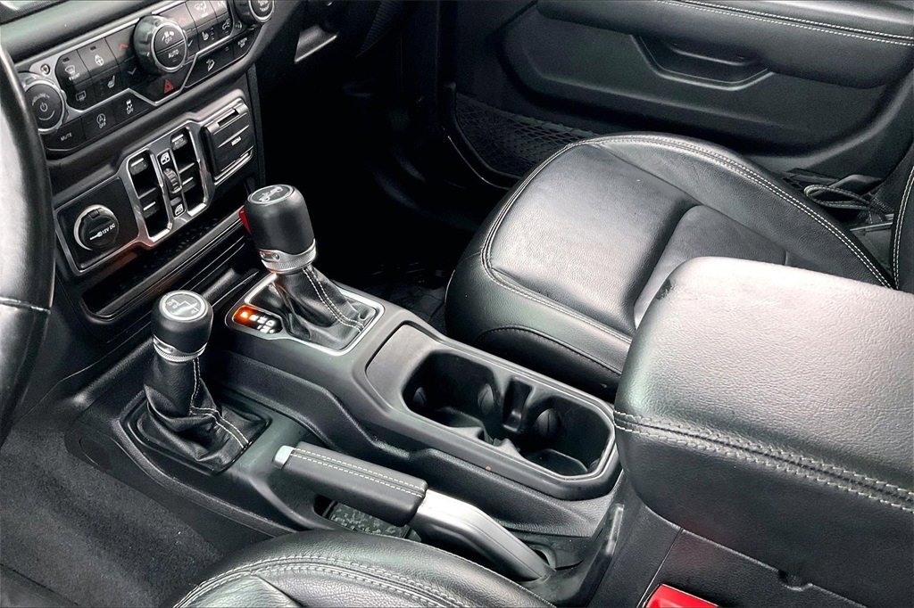 Used 2019 Jeep Wrangler Unlimited Sahara image 15