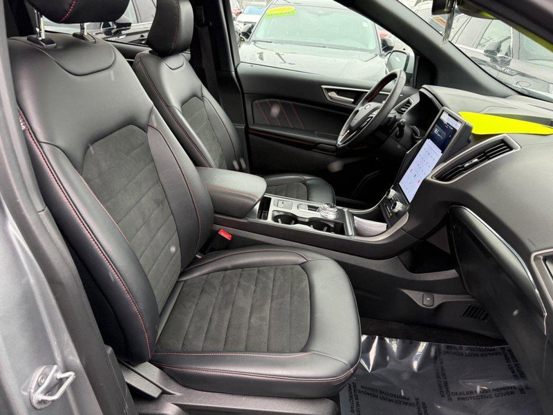Certified 2023 Ford Edge ST-Line w/ Class II Trailer Tow Package image 10