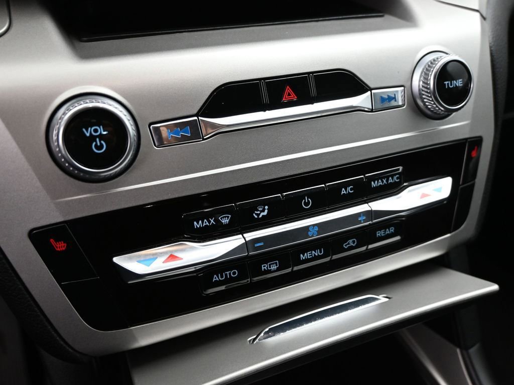 Certified 2022 Ford Explorer XLT image 44