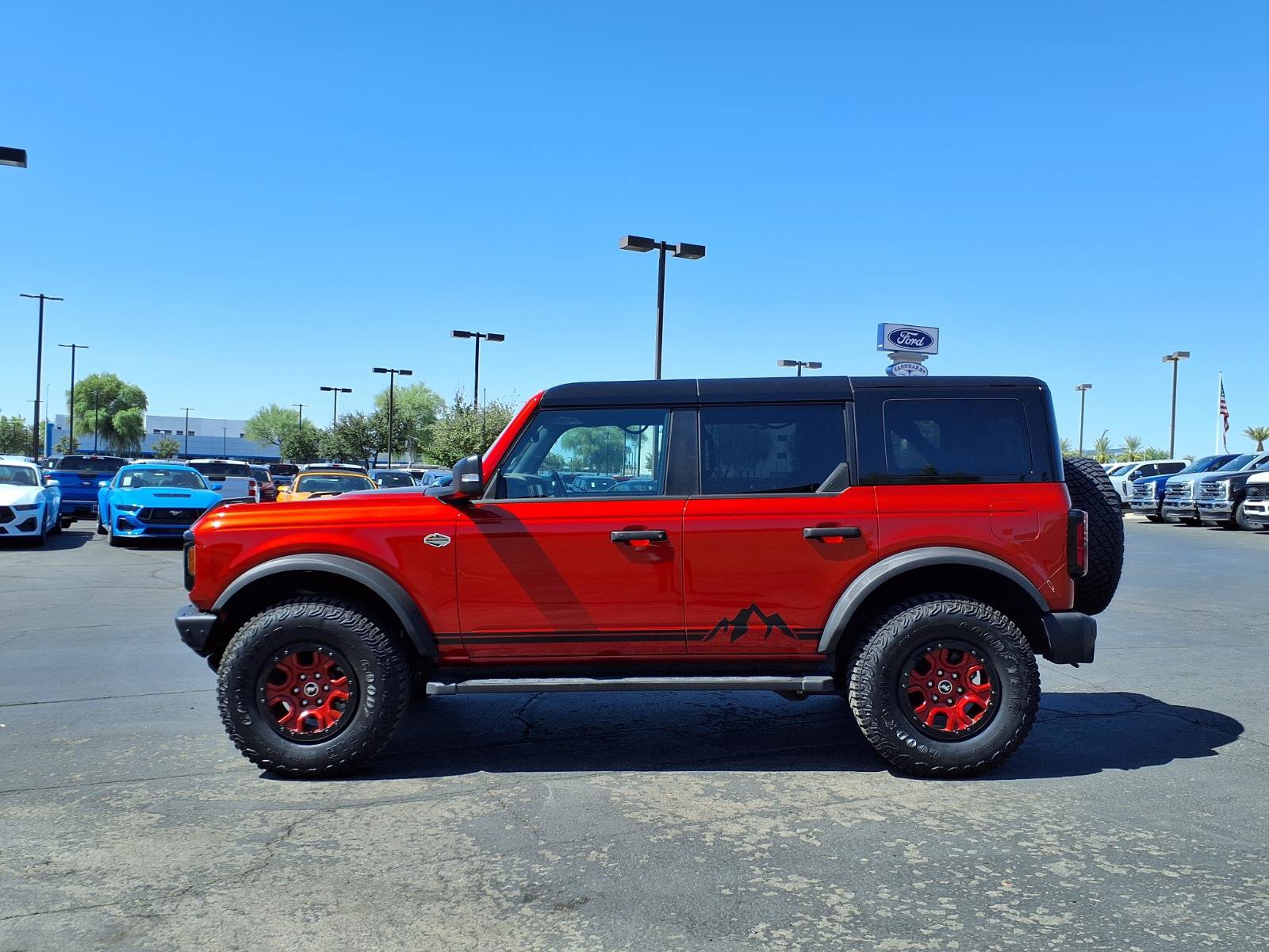 Certified 2024 Ford Bronco Wildtrak AWD/4WD image 3