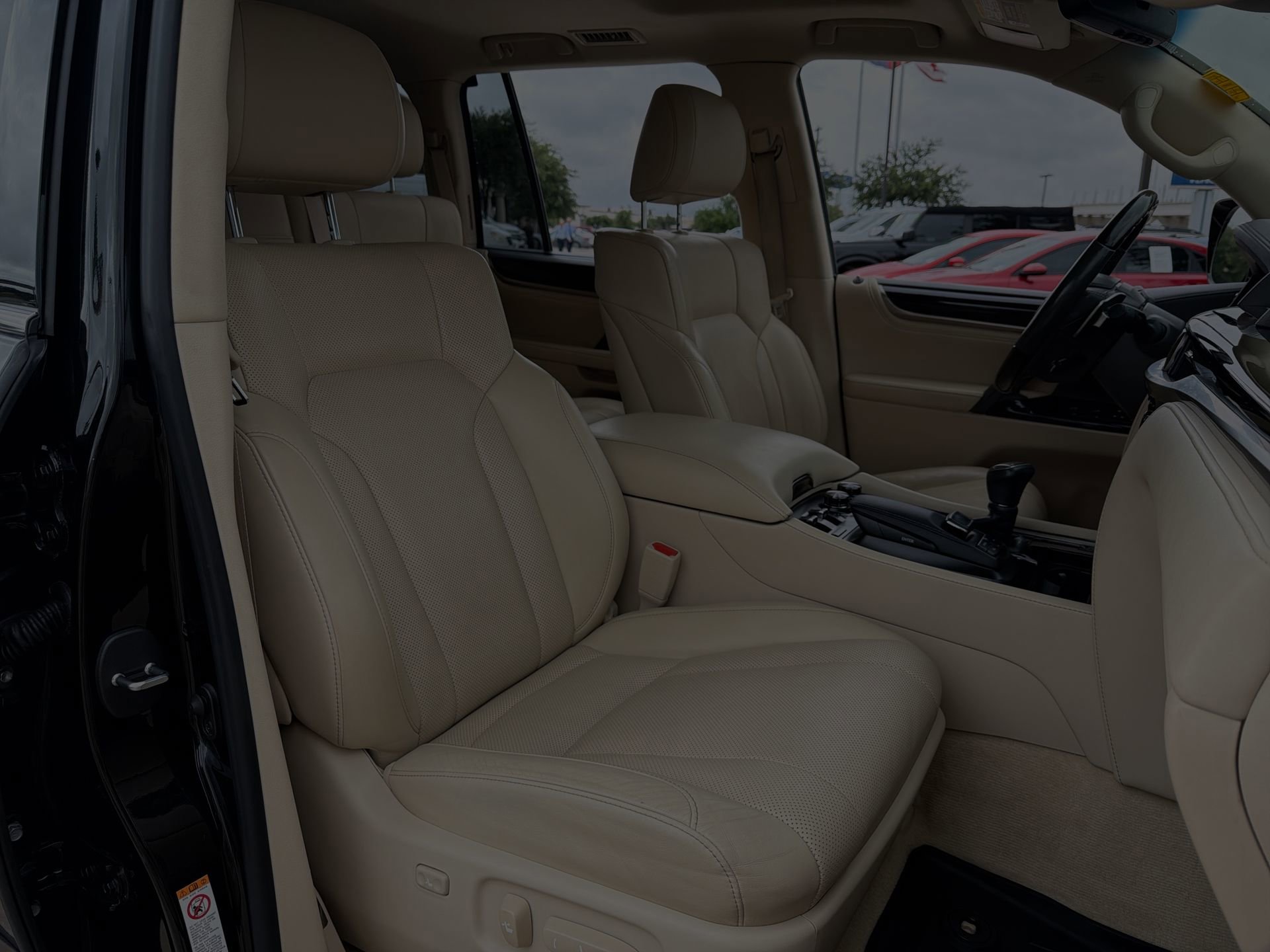 Used 2018 Lexus LX 570 4WD image 25