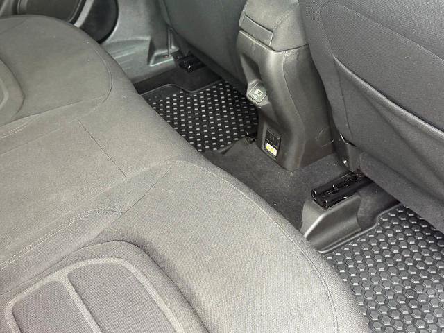 Used 2021 Jeep Renegade Latitude w/ Convenience Group AWD/4WD image 38