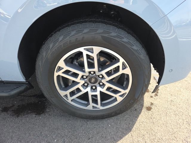 Certified 2025 Ford Expedition Active image 2