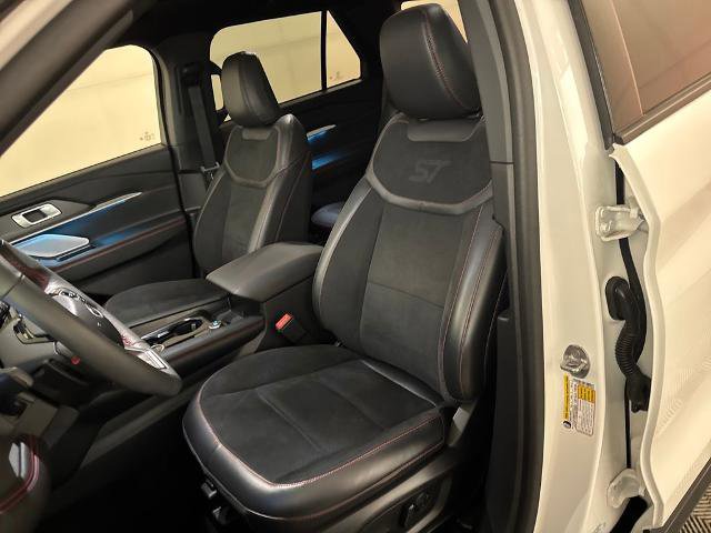 Certified 2025 Ford Explorer ST w/ Sun And Sound Package image 18