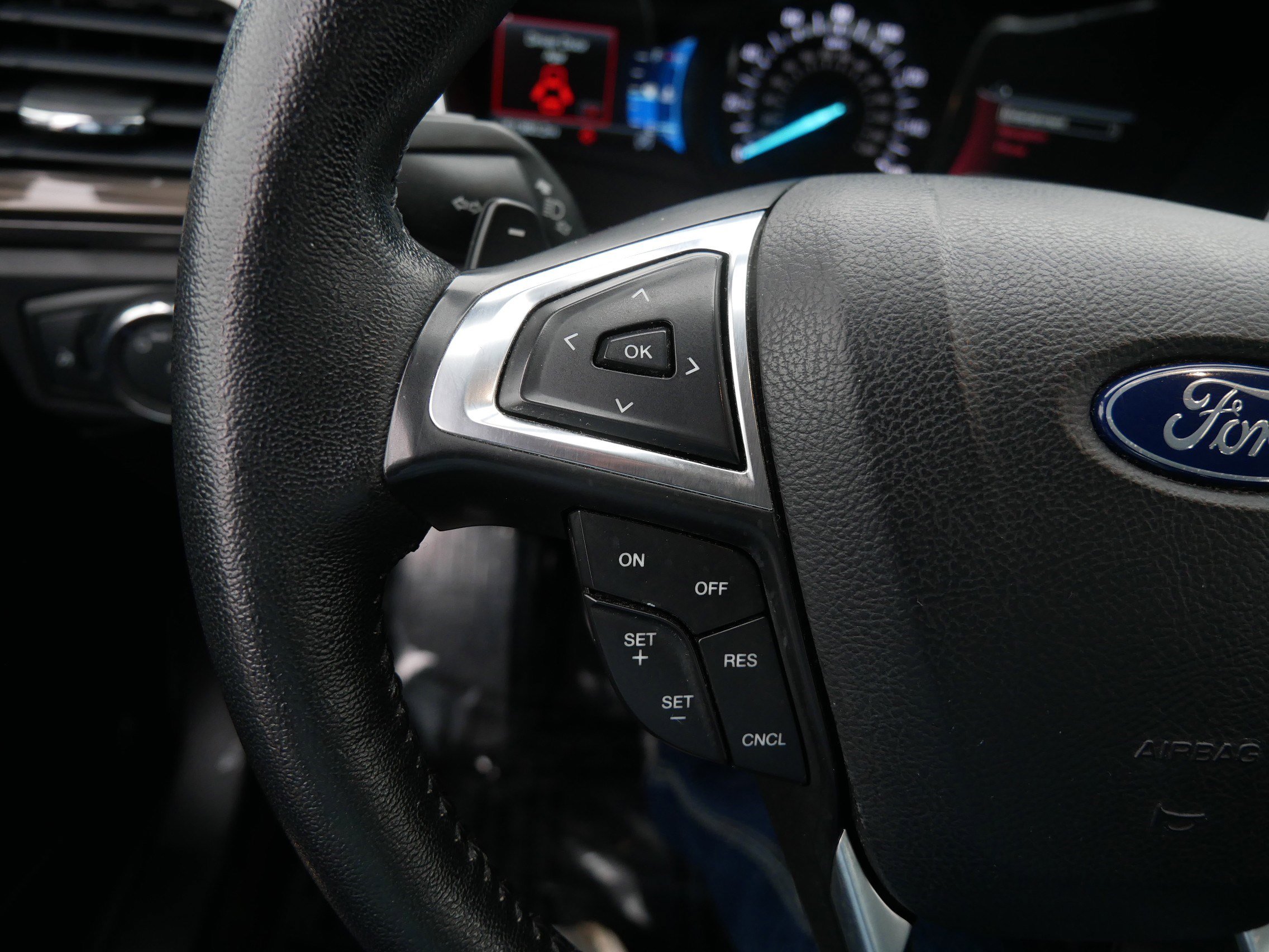 Certified 2018 Ford Fusion SE w/ Fusion SE Technology Package image 28