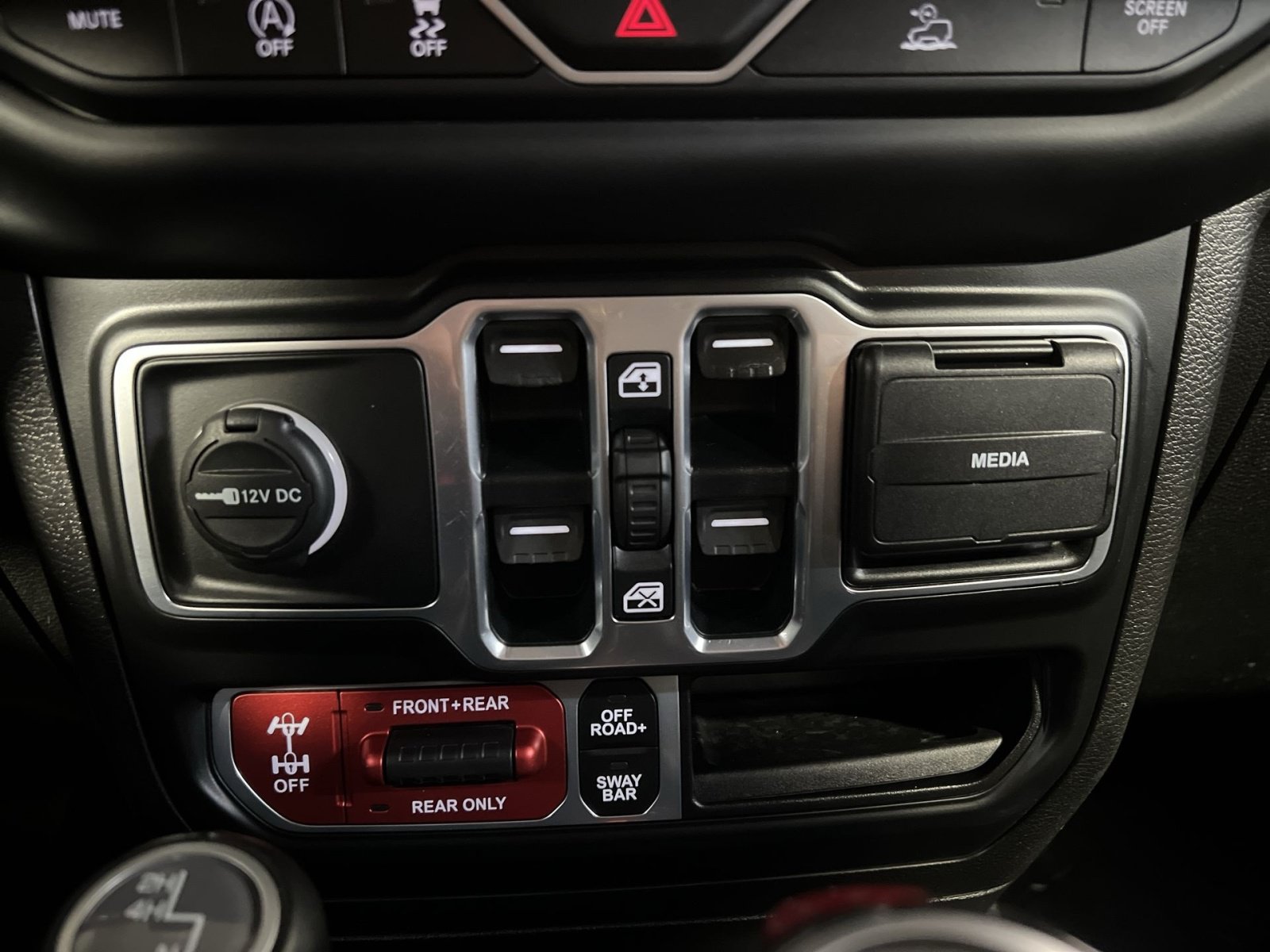 Used 2020 Jeep Gladiator Rubicon AWD/4WD image 15