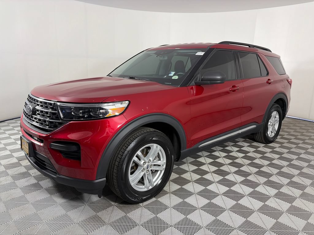 Certified 2022 Ford Explorer XLT AWD/4WD image 3