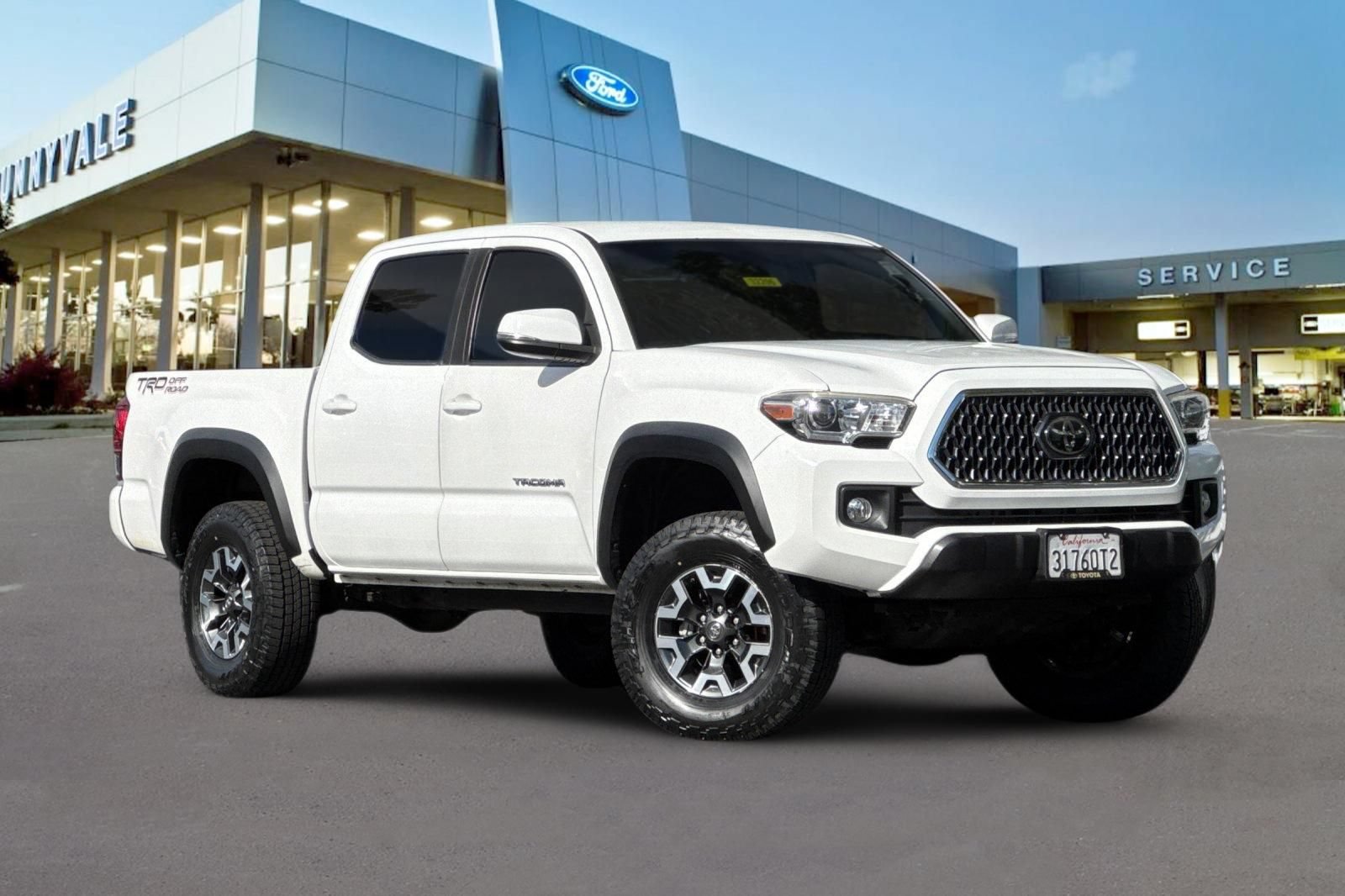Used 2019 Toyota Tacoma TRD Off-Road w/ Technology Package RWD image 2