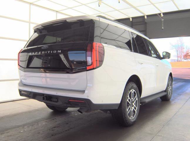 Certified 2025 Ford Expedition Active image 5