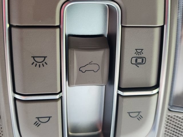 Used 2019 Hyundai Santa Fe Limited AWD/4WD image 36