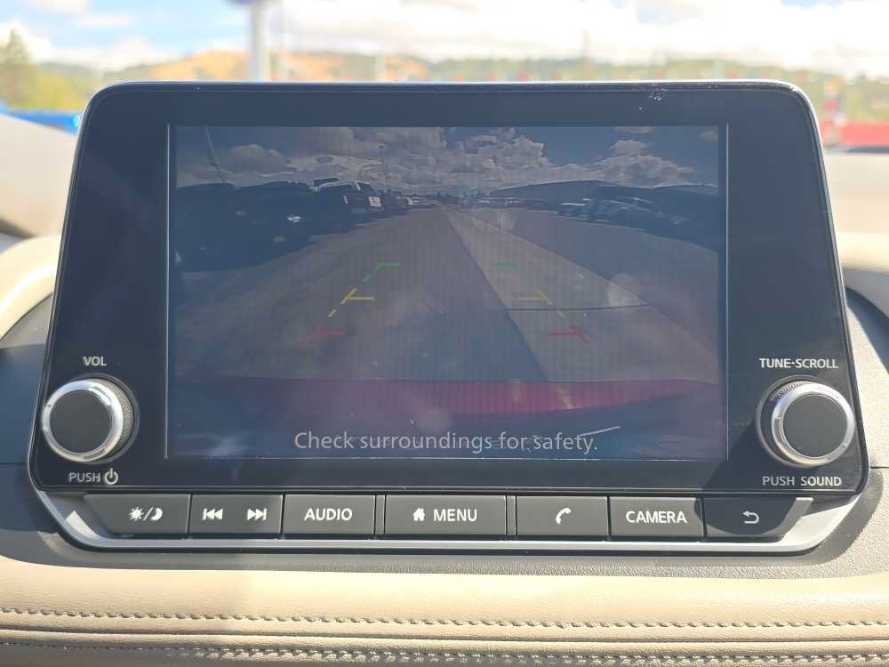 Used 2025 Nissan Rogue SV AWD/4WD image 19
