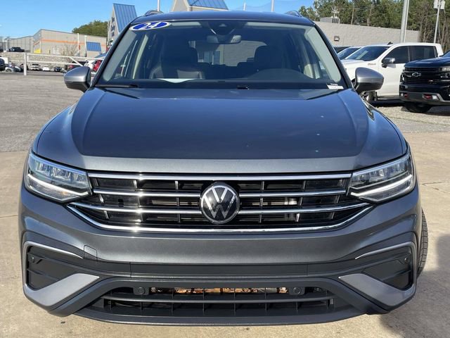 Used 2024 Volkswagen Tiguan Wolfsburg Edition image 9