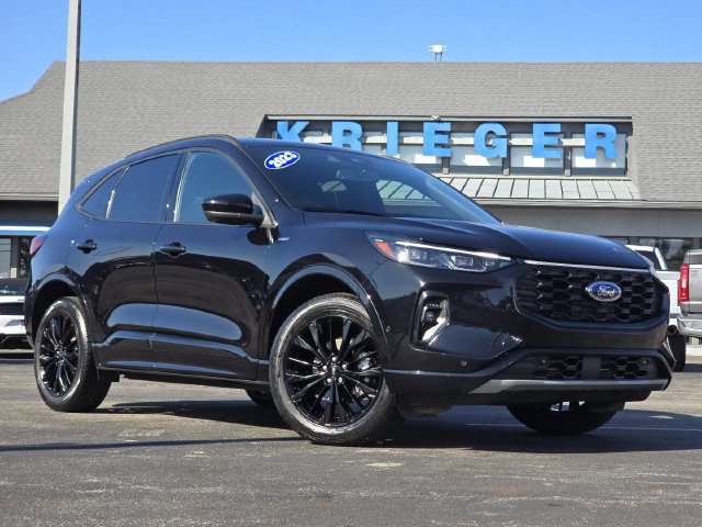 Certified 2023 Ford Escape ST-Line Elite w/ Premium Technology Package AWD/4WD image 2