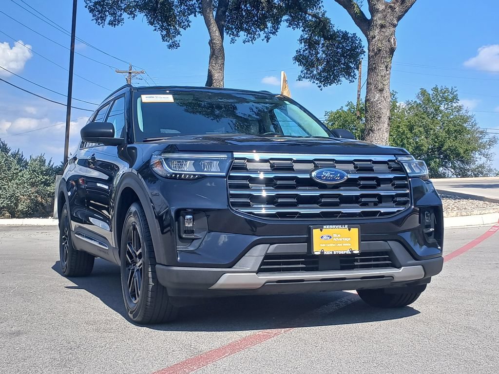 Certified 2025 Ford Explorer Active w/ Active Comfort Package RWD image 1