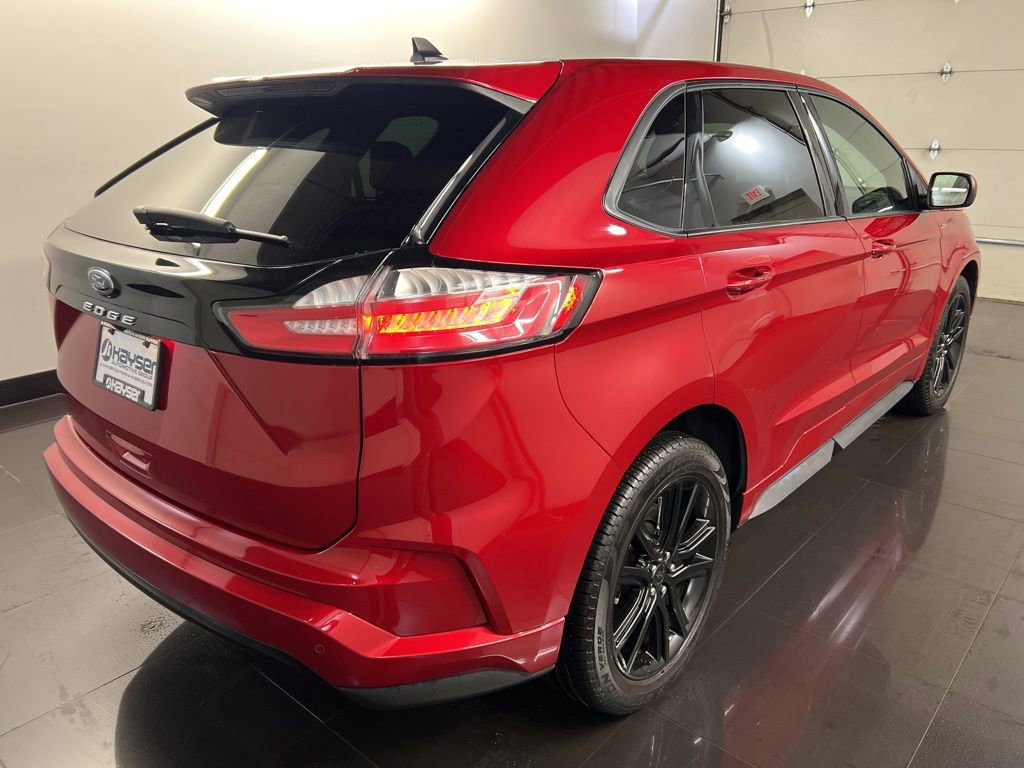 Certified 2024 Ford Edge ST-Line AWD/4WD image 4