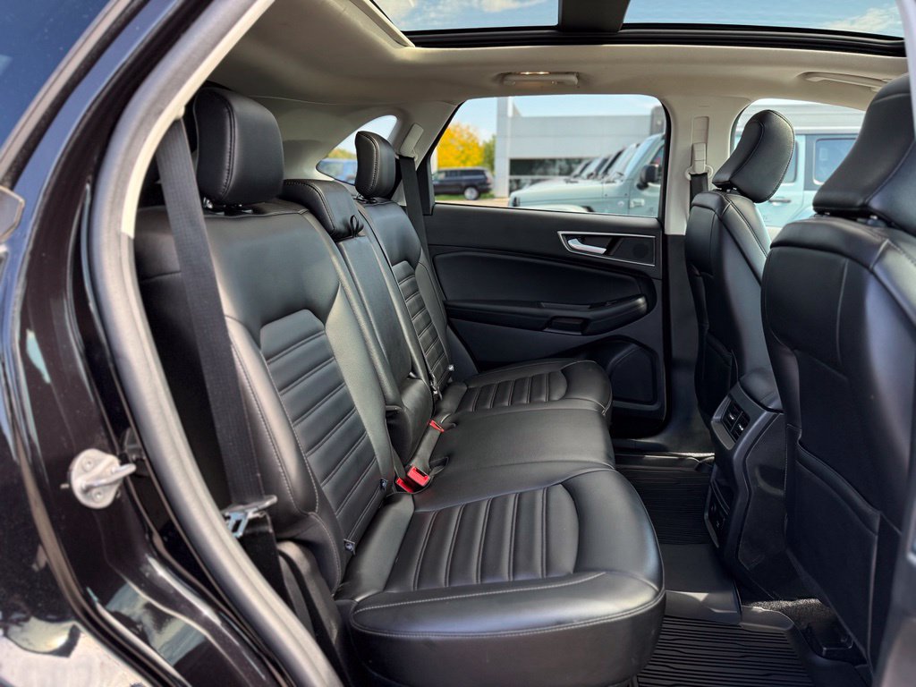 Certified 2024 Ford Edge SEL w/ Convenience Package AWD/4WD image 17