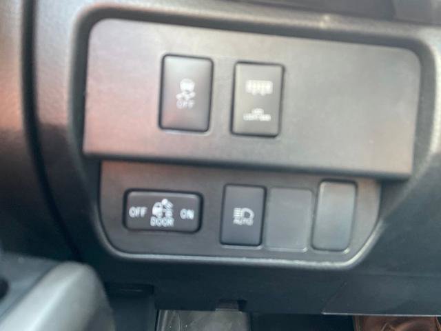 Used 2023 Toyota Tacoma SR5 AWD/4WD image 11