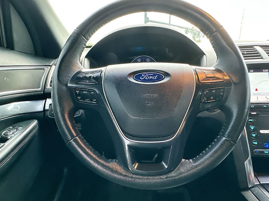 Certified 2019 Ford Explorer Limited w/ Class III Trailer Tow Package FWD image 18