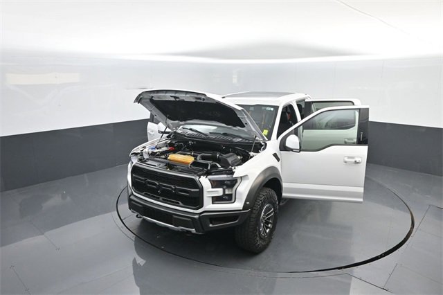 Certified 2018 Ford F150 Raptor w/ Equipment Group 802A Luxury image 35