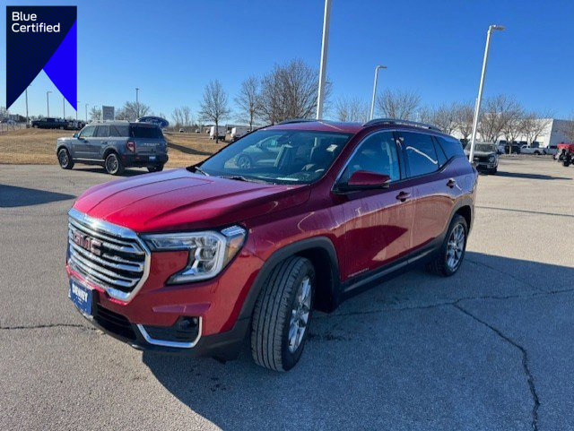 Used 2022 GMC Terrain SLT w/ Infotainment Package II image 1