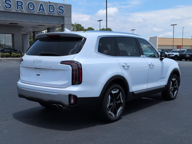 Used 2024 Kia Telluride EX w/ EX Captain's Chair Package FWD image 4