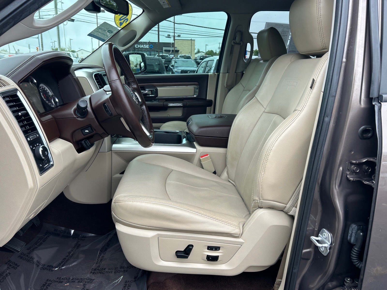 Used 2018 RAM 1500 Laramie w/ Convenience Group AWD/4WD image 6