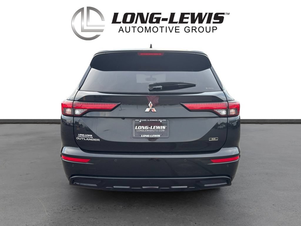 Used 2023 Mitsubishi Outlander SE Black Edition AWD/4WD image 5