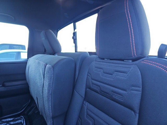 Used 2025 Nissan Frontier PRO-4X image 13