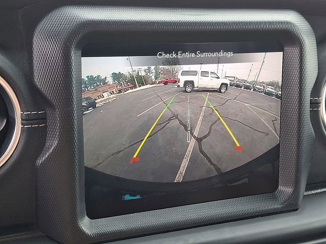 Used 2022 Jeep Wrangler Unlimited Sahara w/ Cold Weather Group image 18