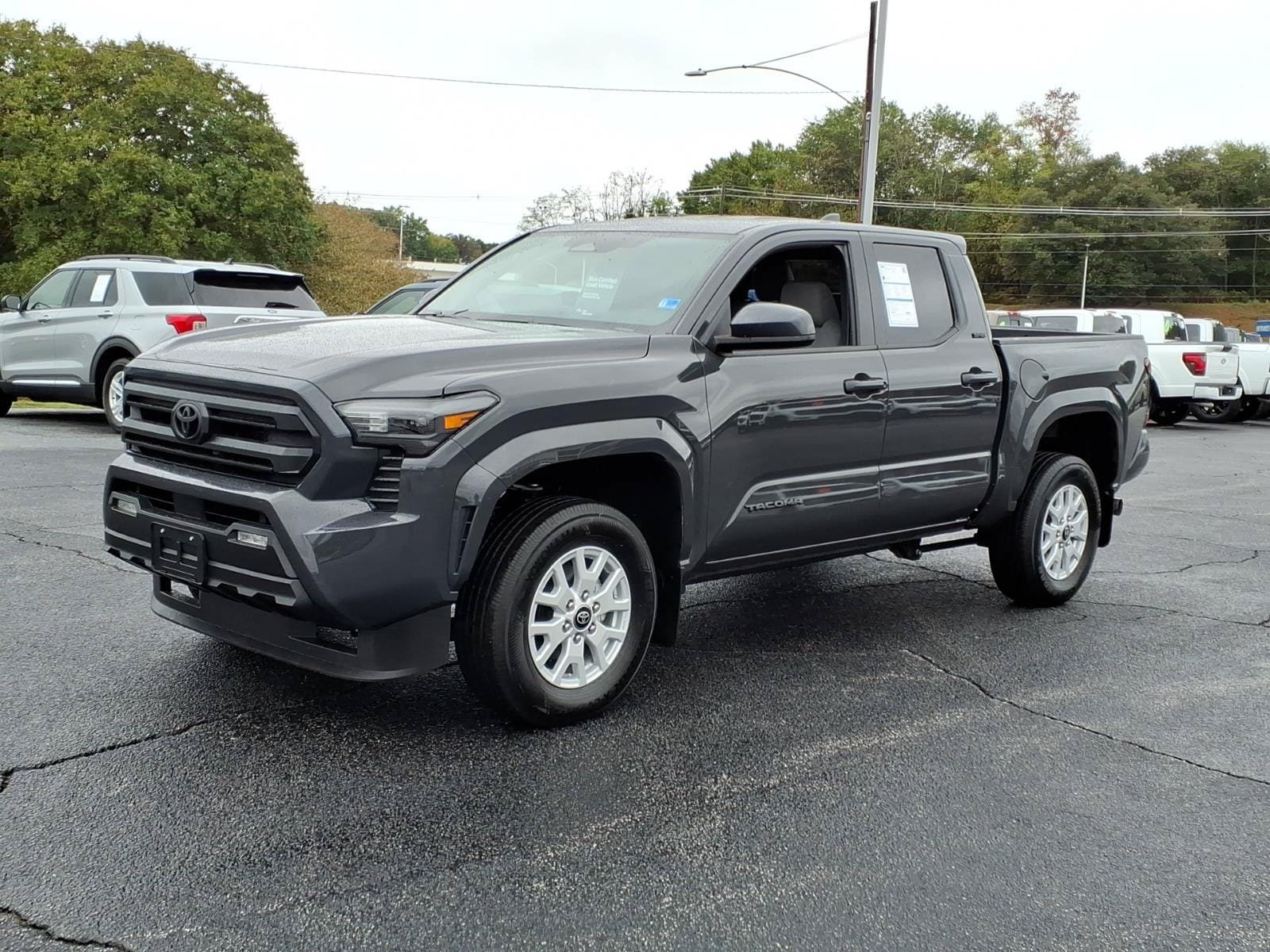 Used 2025 Toyota Tacoma SR5 AWD/4WD image 3