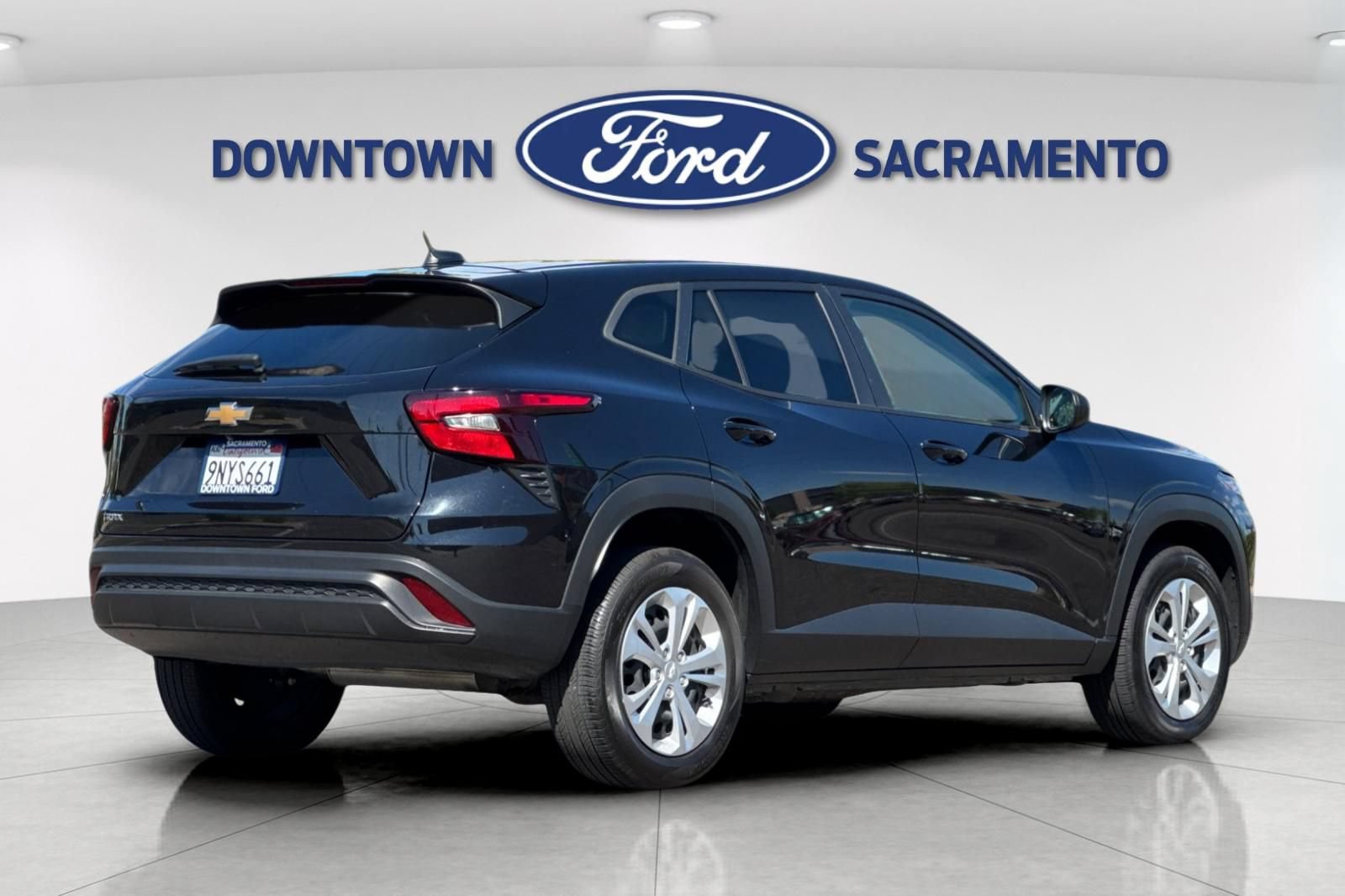 Used 2024 Chevrolet Trax LS FWD image 3