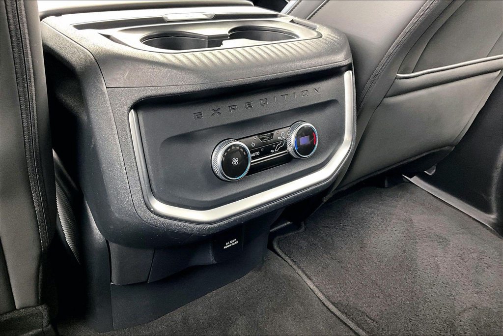 Certified 2025 Ford Expedition Active AWD/4WD image 34