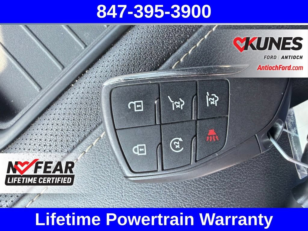 Used 2024 Chevrolet Suburban Premier AWD/4WD image 19