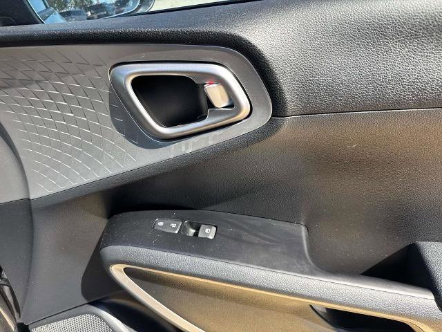 Used 2021 Kia Soul LX FWD image 18
