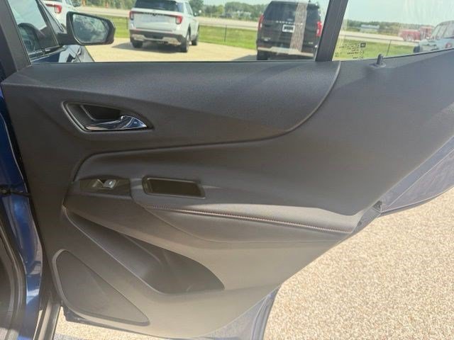 Used 2023 Chevrolet Equinox RS AWD/4WD image 31