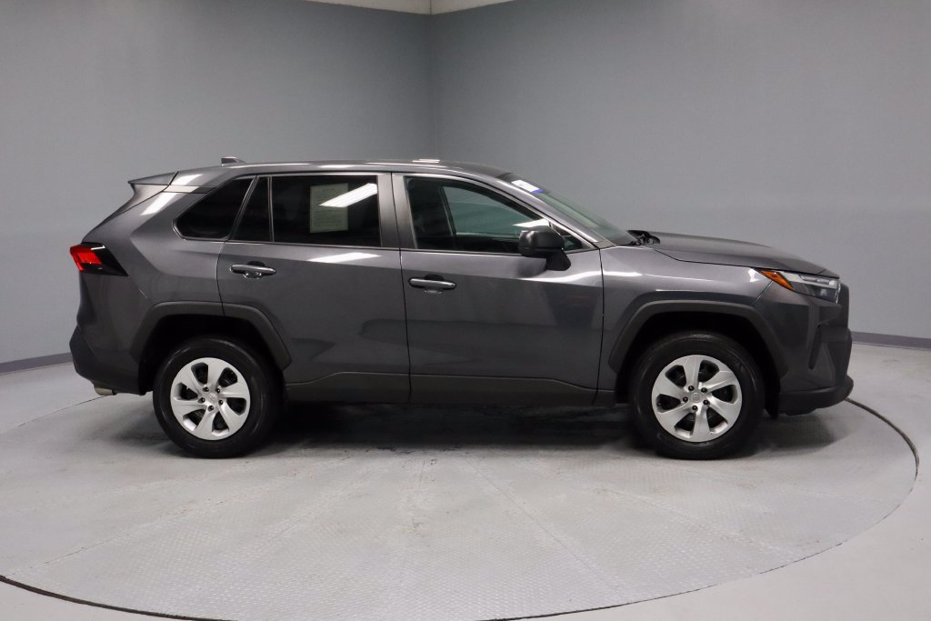 Used 2023 Toyota RAV4 LE AWD/4WD image 11