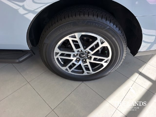 Certified 2025 Ford Expedition Active AWD/4WD image 33