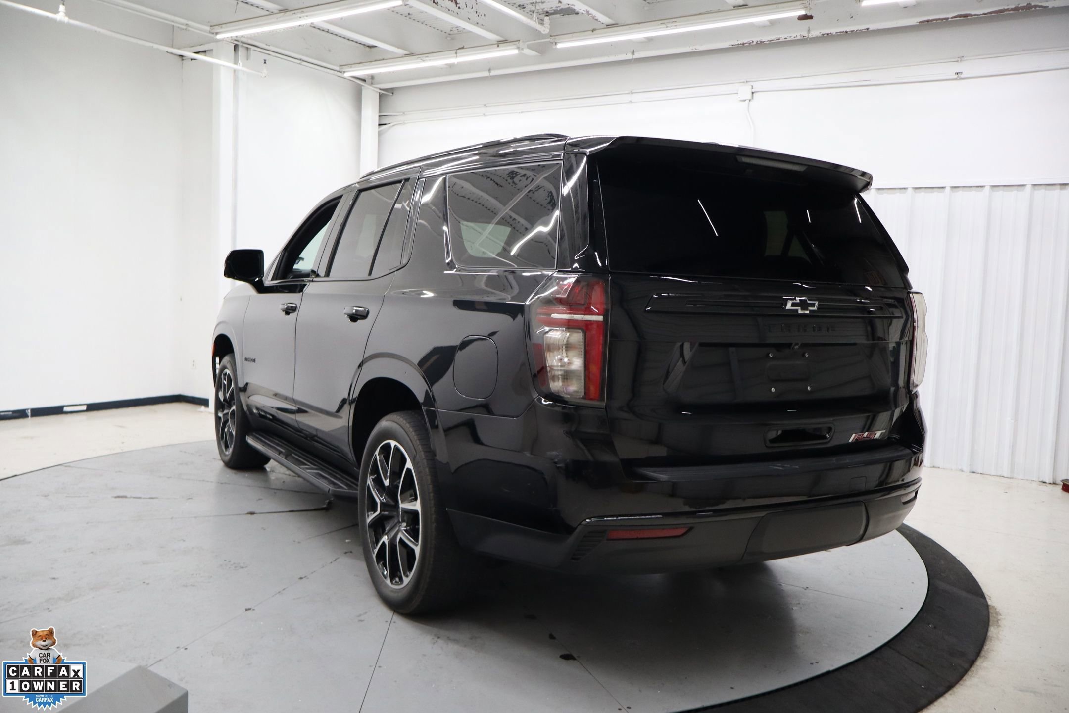 Used 2024 Chevrolet Tahoe RST w/ Luxury Package image 3