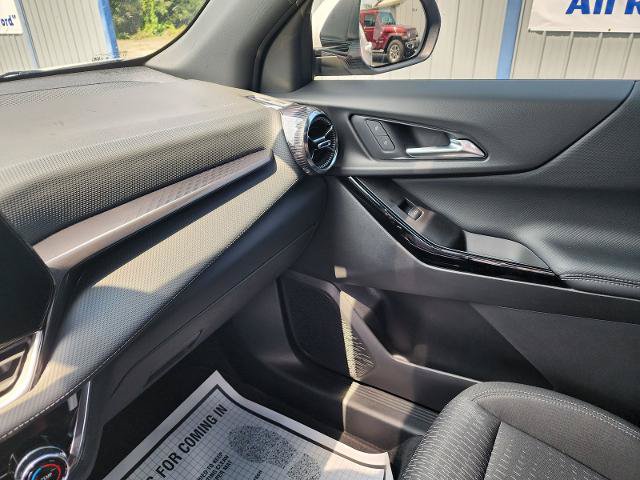 Used 2025 Chevrolet Equinox LT w/ Safety and Technology Package FWD image 16