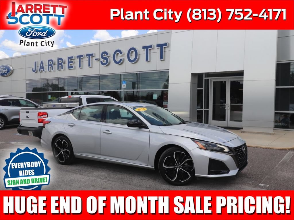 Used 2024 Nissan Altima 2.5 SR w/ SR Premium Package FWD image 1