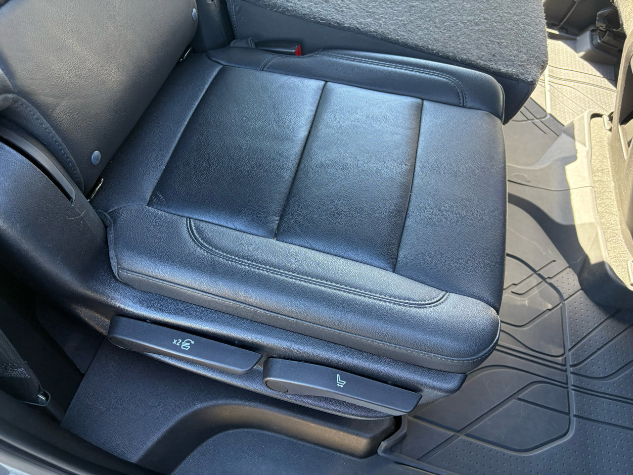 Used 2023 Chevrolet Tahoe LT w/ Luxury Package image 46