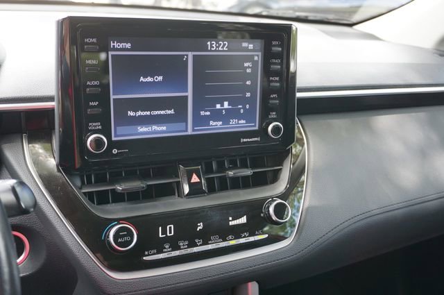 Used 2022 Toyota Corolla Cross LE w/ Moonroof Package FWD image 4