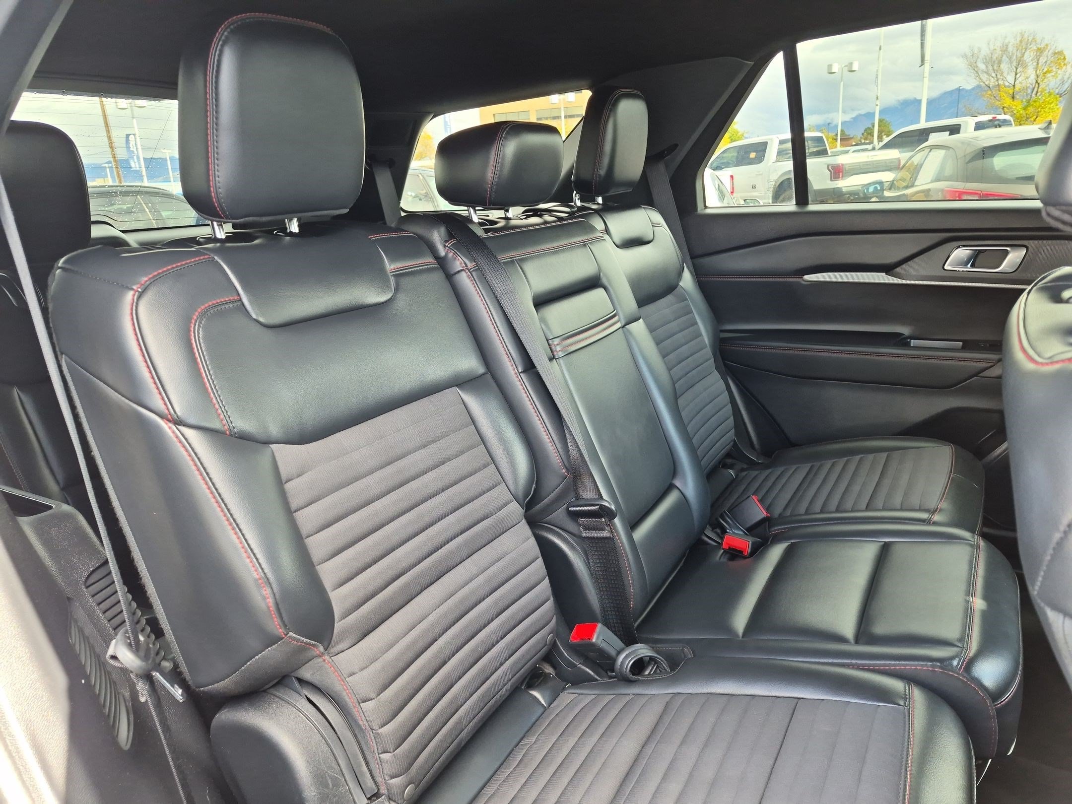 Certified 2025 Ford Explorer ST-Line w/ ST-Line Street Pack AWD/4WD image 33