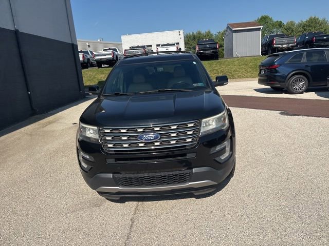 Certified 2017 Ford Explorer XLT w/ Equipment Group 202A FWD image 13