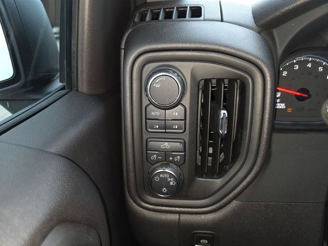 Used 2024 Chevrolet Silverado 1500 Custom Trail Boss w/ Dark Appearance Package AWD/4WD image 11