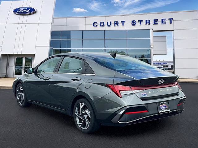 Used 2025 Hyundai Elantra SEL FWD image 7